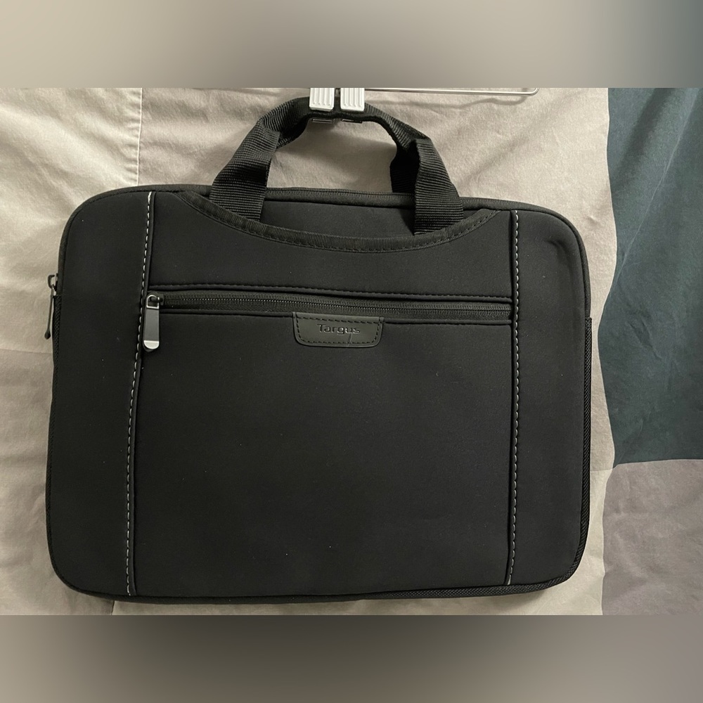 Targus Laptop case with Hideaway Handles